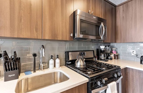 Downtown Salt Lake City Apartment | 1min Delta+Salt Palace |King Bed |Gym
