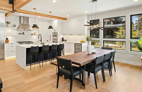 Roslyn House | 1PM In/Out | Built for Family Time - Hot Tub, ADU & Game Room