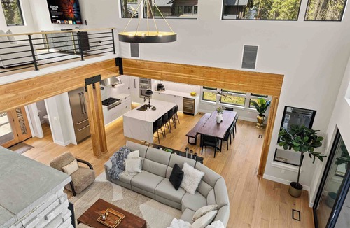 Roslyn House | 1PM In/Out | Built for Family Time - Hot Tub, ADU & Game Room