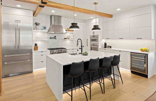 Roslyn House | 1PM In/Out | Built for Family Time - Hot Tub, ADU & Game Room
