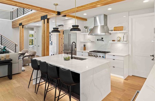 Roslyn House | 1PM In/Out | Built for Family Time - Hot Tub, ADU & Game Room