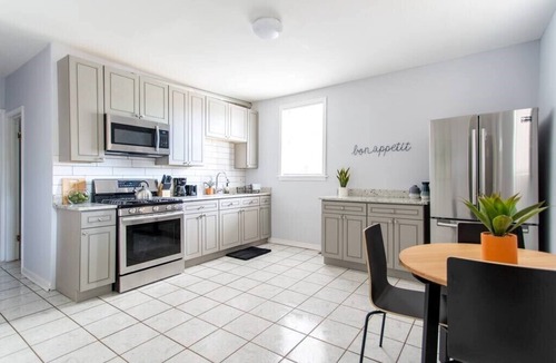 Logan Square Apartment | 1R - ❤️ Low Prices! Stylish 2BR Apartment in Logan Square!