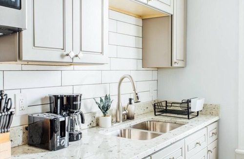 Logan Square Apartment | 1R - ❤️ Low Prices! Stylish 2BR Apartment in Logan Square!