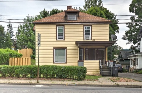 Oneonta Apartment | 1st Base Apt 1 - All Star Baseball Rentals