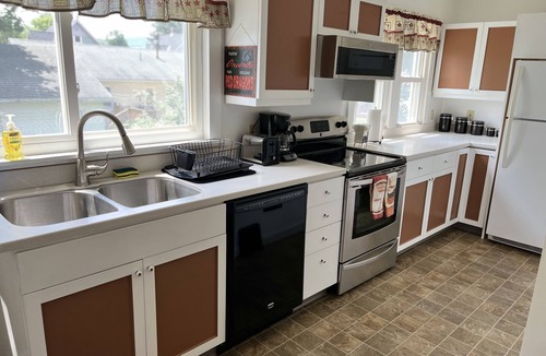 Oneonta House | 1st Class Rentals 4 Bedroom 2 Bathroom House