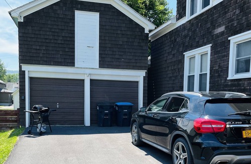 Oneonta House | 1st Class Rentals 4 Bedroom 2 Bathroom House