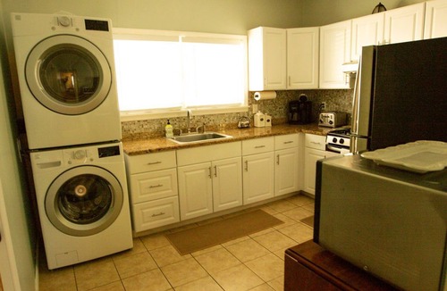 West End House | 1st Class Rentals - Munson Manor III - 5 Bedroom 2 Bathroom House