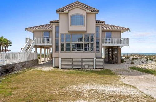 East End House | 1st Dibs-Beachfront-Pet friendly-Private Pool-Elevator