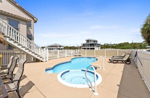 East End House | 1st Dibs-Beachfront-Pet friendly-Private Pool-Elevator