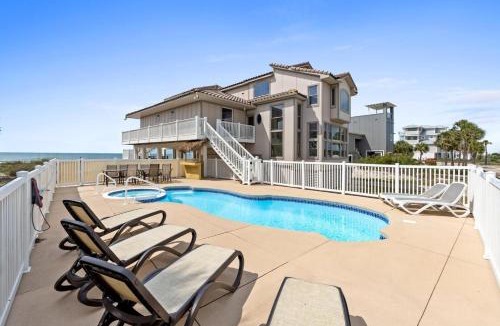 East End House | 1st Dibs-Beachfront-Pet friendly-Private Pool-Elevator