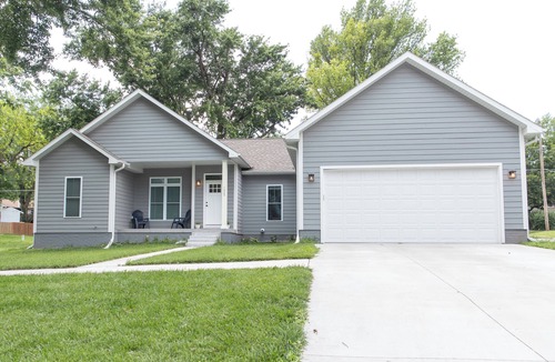 Hamburg House | 1st Exit in Iowa Modern Home & Event Space