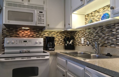 Corpus Christi Condo | 1st Floor 1 BDR-1 Bath/Just steps to the Beach!