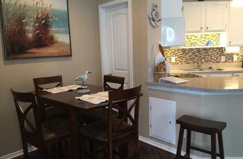 Corpus Christi Condo | 1st Floor 1 BDR-1 Bath/Just steps to the Beach!