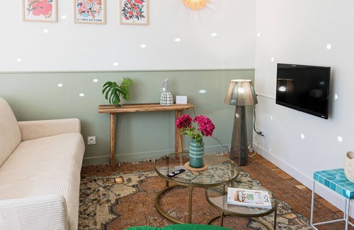 Saint-Nicolas Apartment | 1st floor apartment with bedroom and sofa bed. Location N°1