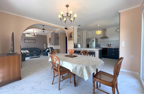 Beziers Apartment | 1st floor apartment4 kilometers from beziers with secure parking