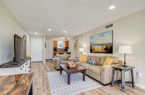 Walden on Lake Conroe Apartment | 1st-floor Condo in Walden: Walk to Pool & Lake!