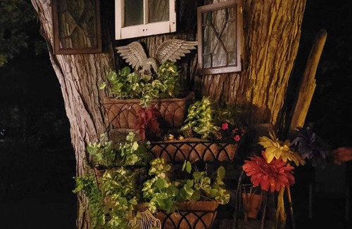 Tonawanda Apartment | 1st Floor Cozy flat and beautiful gardens