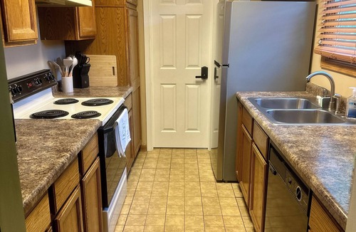 West Chicago Apartment | 1st Floor In Single Family Home on 2.5 Fenced Acres