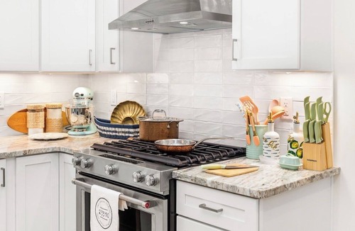 Cape Charles House | 1st Floor King Bed-Screened Porch-Family Friendly! Optional Resort & Golf Access