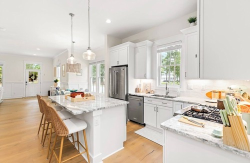 Cape Charles House | 1st Floor King Bed-Screened Porch-Family Friendly! Optional Resort & Golf Access