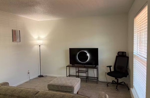 West Campus Apartment | 1x1 Apt Right by Pease Park