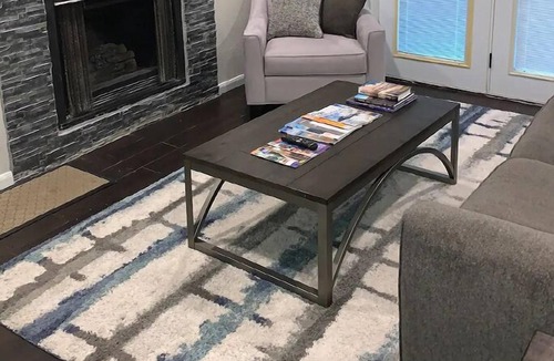 Texas City Condo | 2/1 Condo on 1st level with covered parking