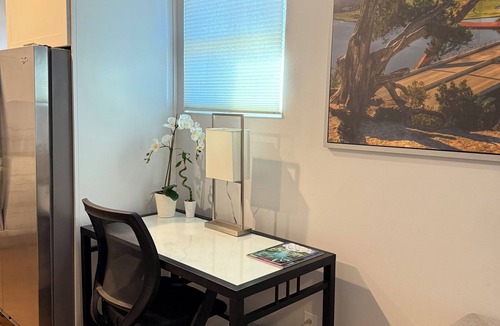 Hyde Park House | 2/1 Sleeps 6 in Central Austin. Great for Football Games, SxSW, ACL, Formula 1