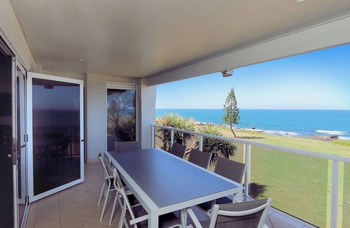 Bundaberg Villa | 2/16 Selmar Place, Innes Park