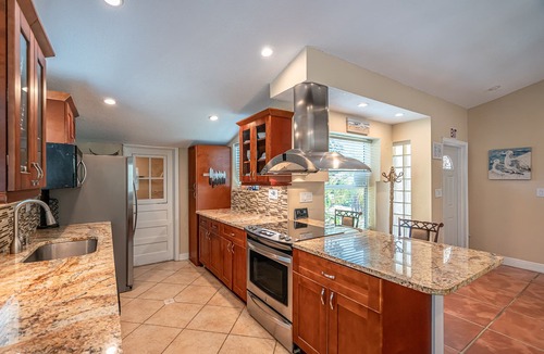 Downtown Hollywood House | 2/2-6 Guests-Heated Pool-Furnished Patio-BBQ-Wifi