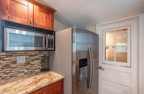 Downtown Hollywood House | 2/2-6 Guests-Heated Pool-Furnished Patio-BBQ-Wifi