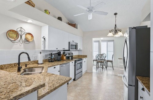 El Cortez Cottage | 2/2 Biscayne Model w/Golfcart