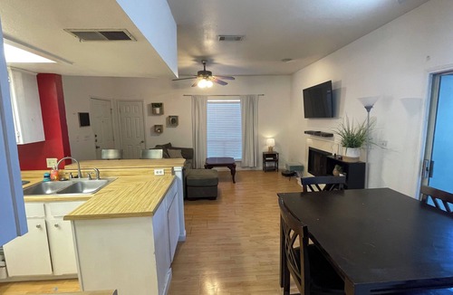 Heritage Condo | 2/2 Condo in Historic District Walking Distance to EVERYTHING!