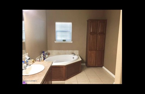 Milton House | 2/2 home minutes from I-10
