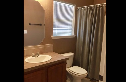 Milton House | 2/2 home minutes from I-10