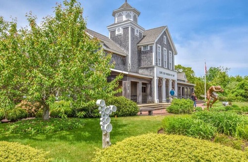 West Dennis House | 2.2 Miles to West Dennis Beach! Central AC!