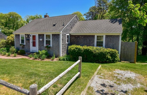 West Dennis House | 2.2 Miles to West Dennis Beach! Central AC!