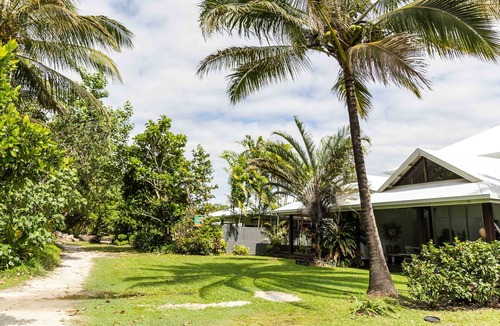 Mission Beach House | 2/24 Donkin - Luxury - Absolute Beachfront