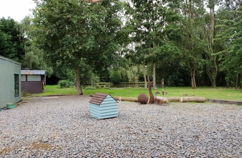 Villiers-le-Pre Apartment | 2/3 person studio gite overlooking lake