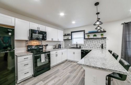 Lackland Terrace House | 2.5 Miles To Lackland AFB FornBMT Graduation/6 Miles To SeaWorld