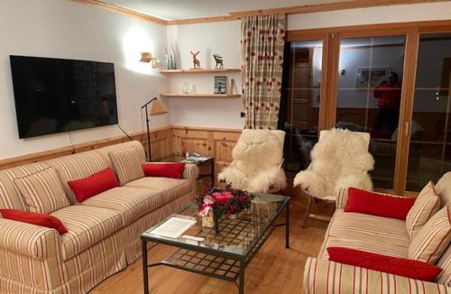 Zuoz Apartment | 2,5 Zimmer Wohnung mit Bergblick in Engadin