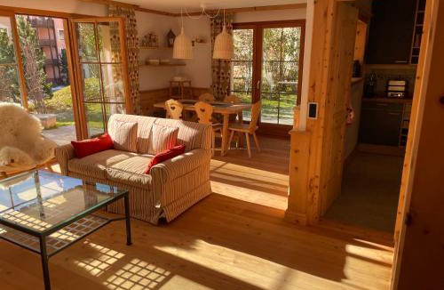 Zuoz Apartment | 2,5 Zimmer Wohnung mit Bergblick in Engadin