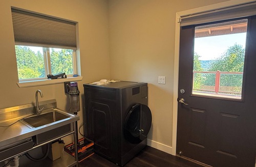 Edgewood House | 2 acres lot with Mt Rainier view