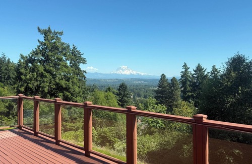 Edgewood House | 2 acres lot with Mt Rainier view