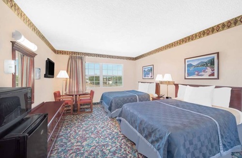 Pecos Hotel | 2 Affordable Accommodations in Pecos! A mile away from Memory Lane Car Museum!