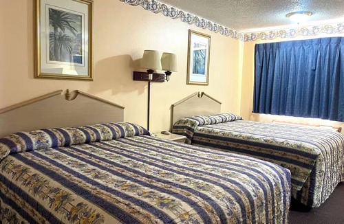 Seminole Hotel | 2 Affordable Stays! Experience Comfort & Convenience w/Free Parking