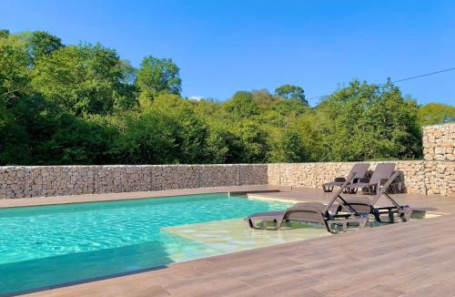 Noriega Apartment | 2 Apartamentos en villa con piscina privada en Asturias El Marquesau