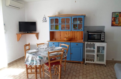 Balaruc-les-Bains Apartment | 2★ Apartment Pets Allowed, Air Conditioned, 10 min from Spa