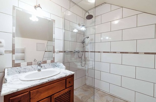 Bucheres Apartment | 2 Apartments + large garden + parking