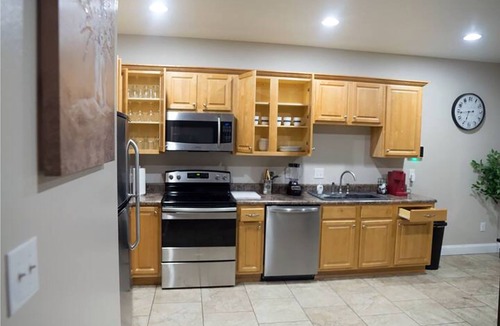Kreole Apartment | 2 Apartments · Top Floor · 6BR 4BA · Sleeps 12