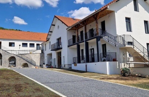 La Ferte-sous-Jouarre Apartment | 2 appartements 10pax 109/110 Ferté-sous-Jouarre